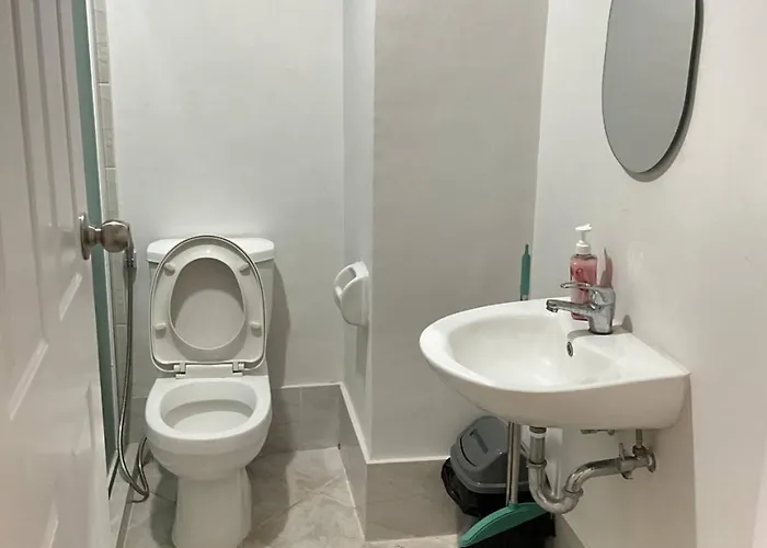 Cozy Staycation Amani Grand Residences Near Cebu Airport With Pool & Gym , Free Wifi