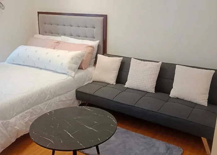 Aparthotel Cozy Staycation Amani Grand Residences Near Cebu Airport With Pool & Gym , Free Wifi 3*